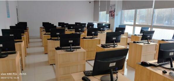 保定太行技工學(xué)校機房